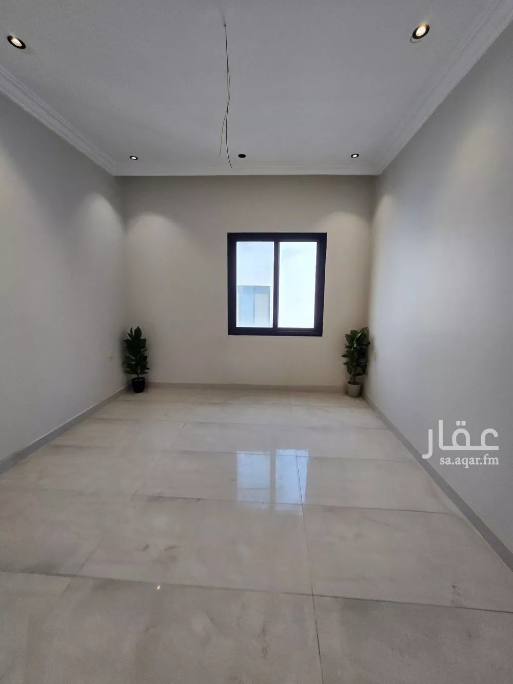 شقة 4 غرف في الحمرا 17