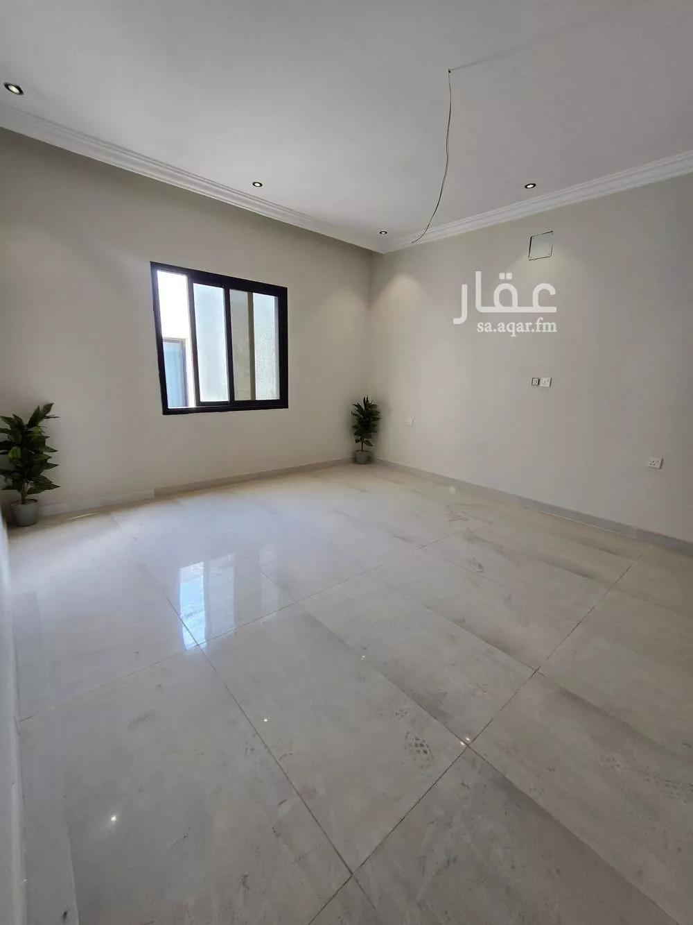 شقة 4 غرف في الحمرا 18