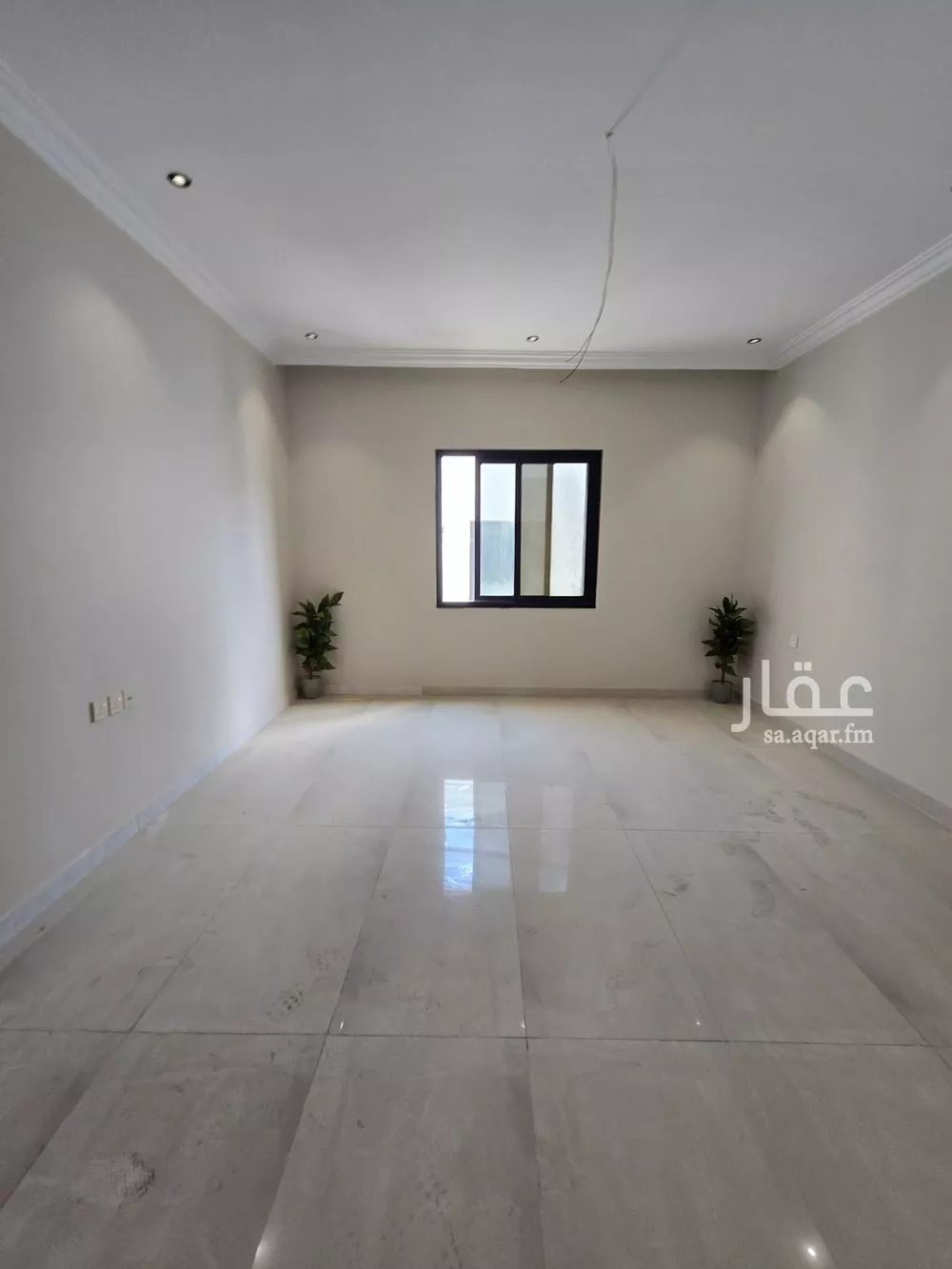 شقة 4 غرف في الحمرا 20