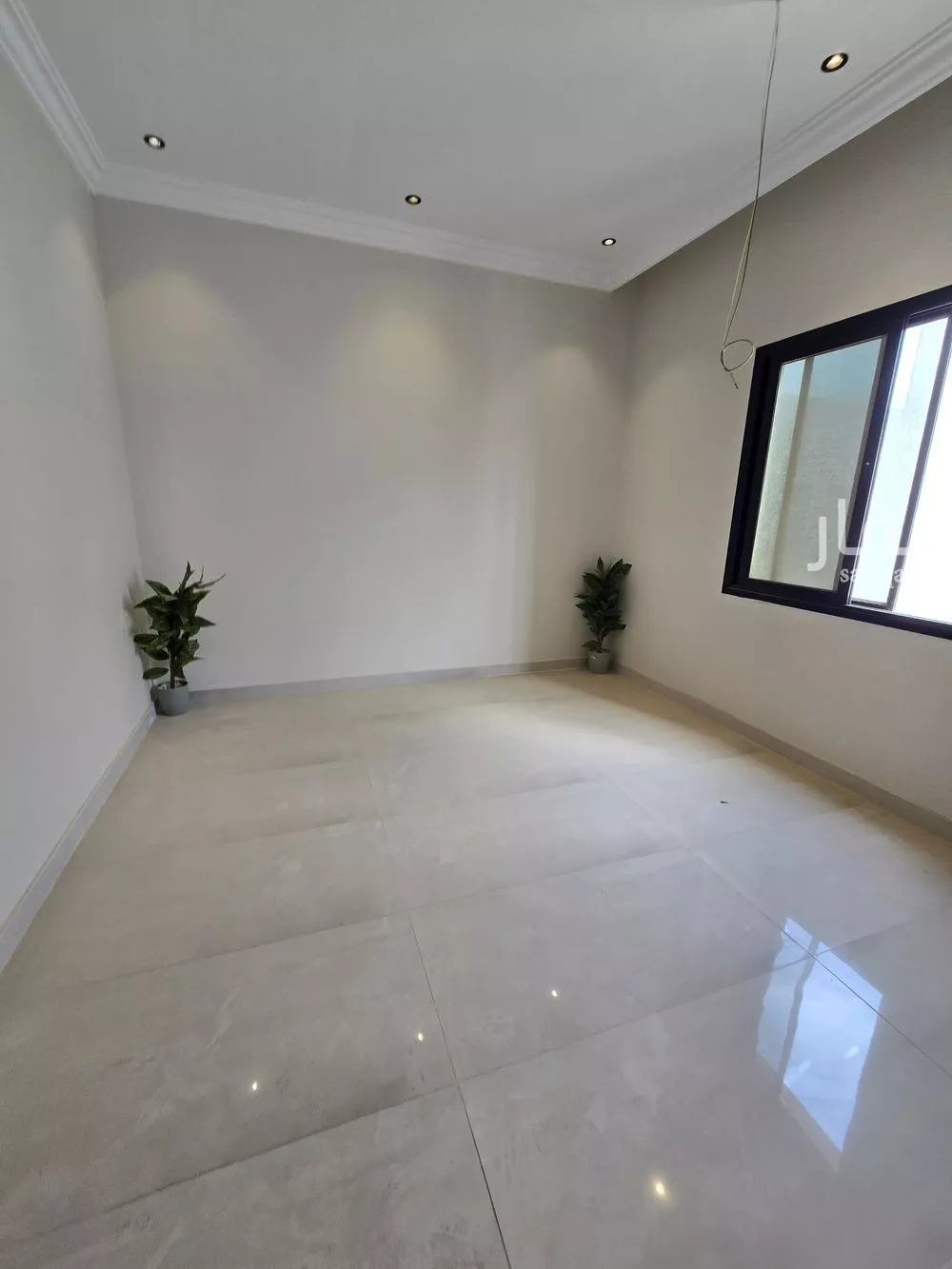 شقة 4 غرف في الحمرا 21