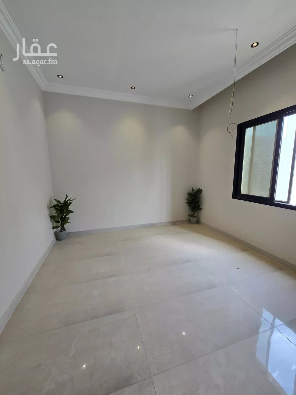 شقة 4 غرف في الحمرا 22