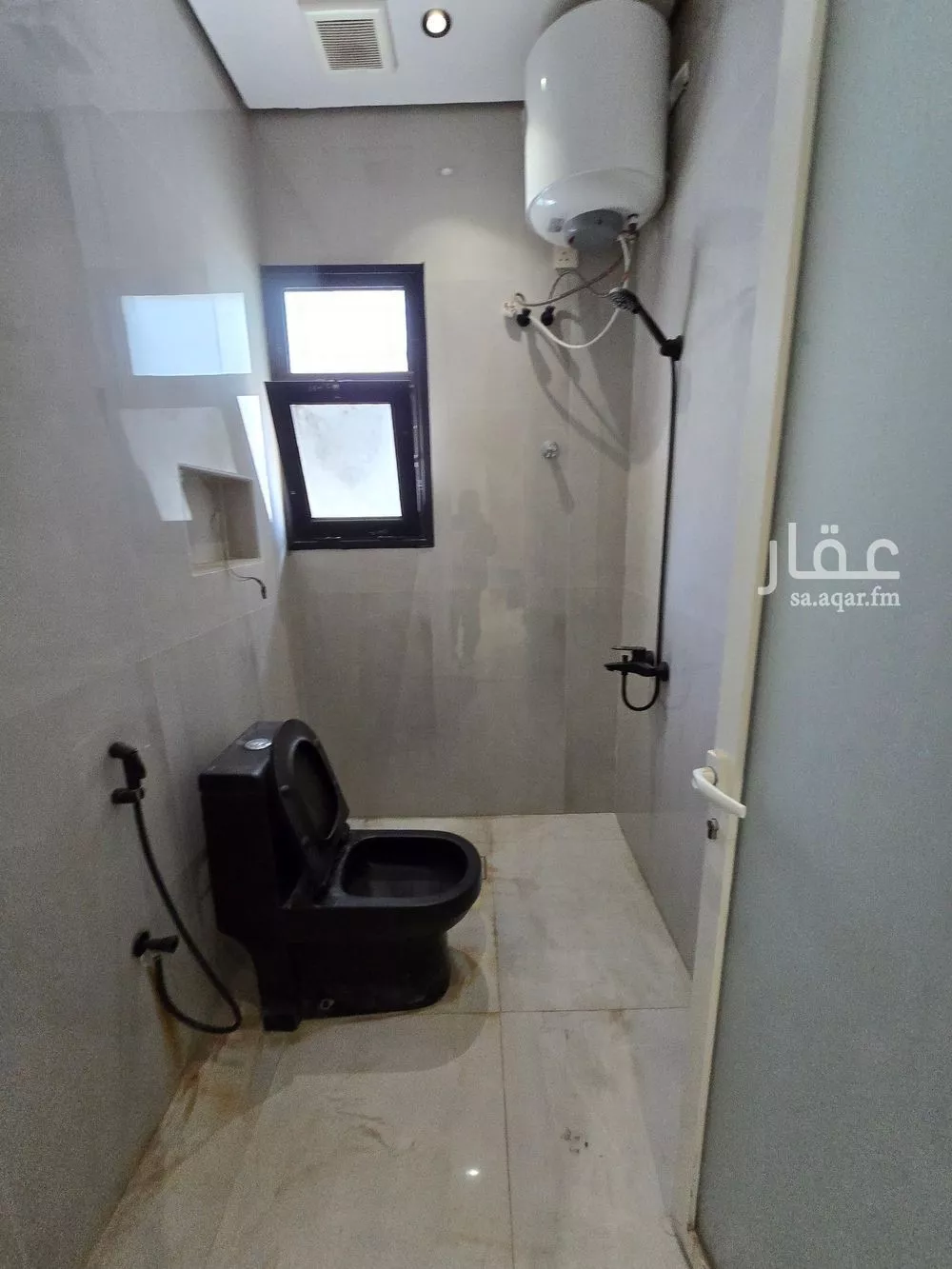 شقة 4 غرف في الحمرا 23