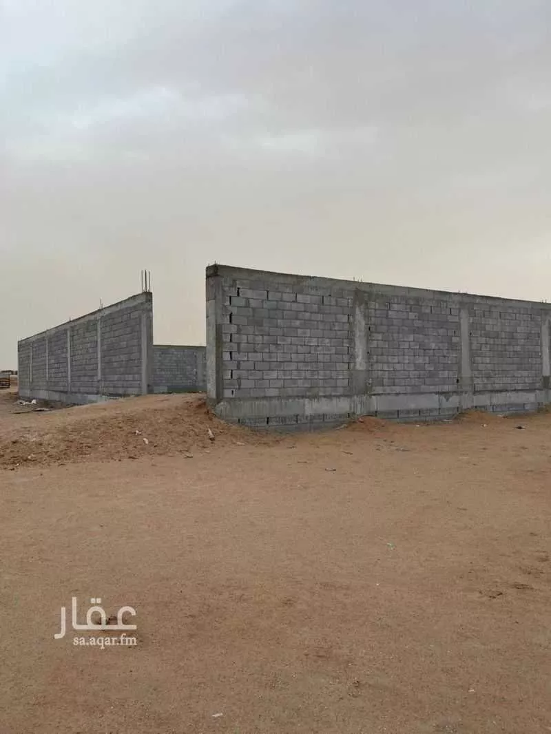 أرض 952 م² في الشرق 3