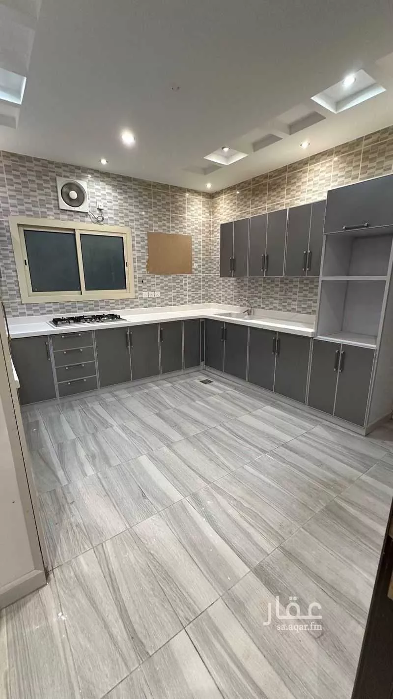 شقة 5 غرف في النسيم 2