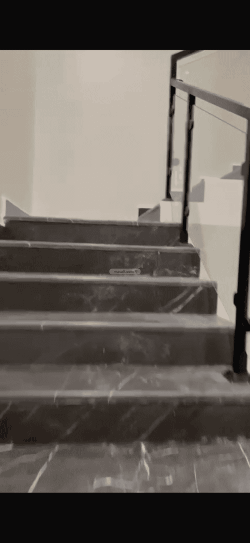 شقة 5 غرف في عكاظ 7