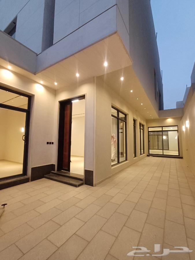 فيلا 5 غرف في الرمال 2