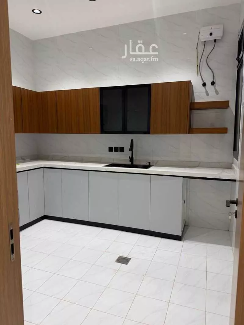 شقة 5 غرف في السعادة 7