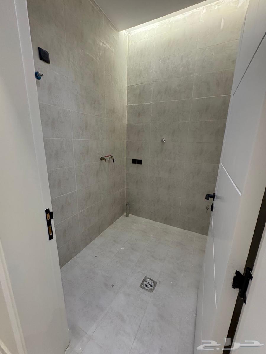 4 bedroom apartment in Jeddah 7