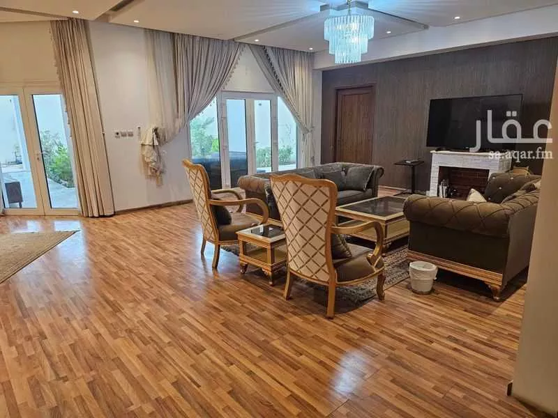 فيلا 5 غرف في عرقة 14