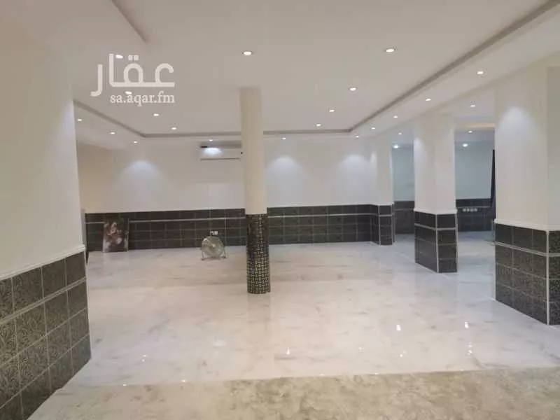 فيلا 5 غرف في عرقة 16