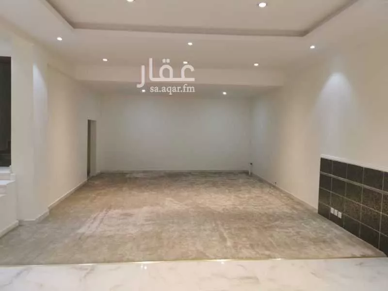 فيلا 5 غرف في عرقة 17