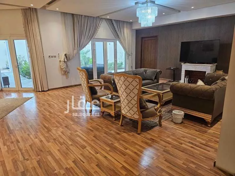 فيلا 5 غرف في عرقة 20