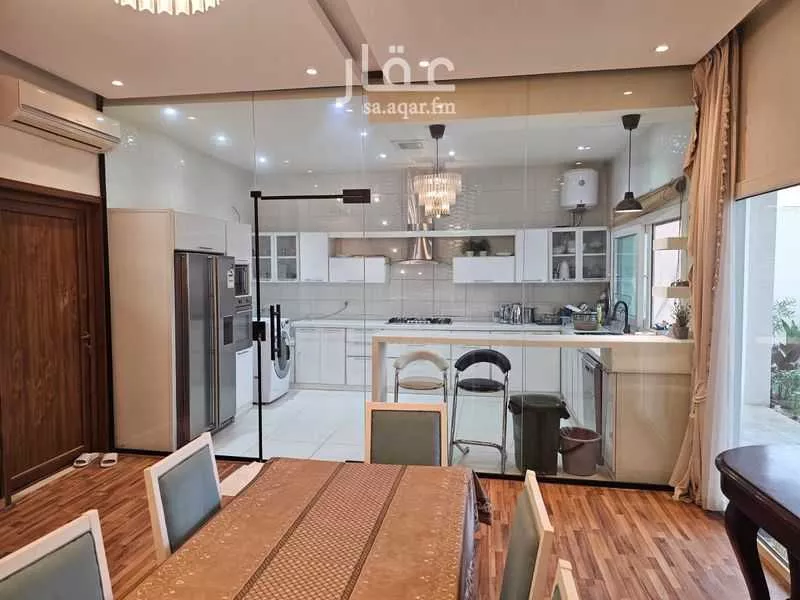 فيلا 5 غرف في عرقة 22