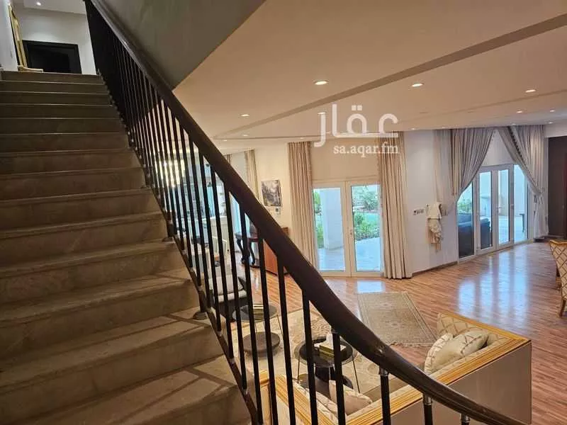 فيلا 5 غرف في عرقة 26