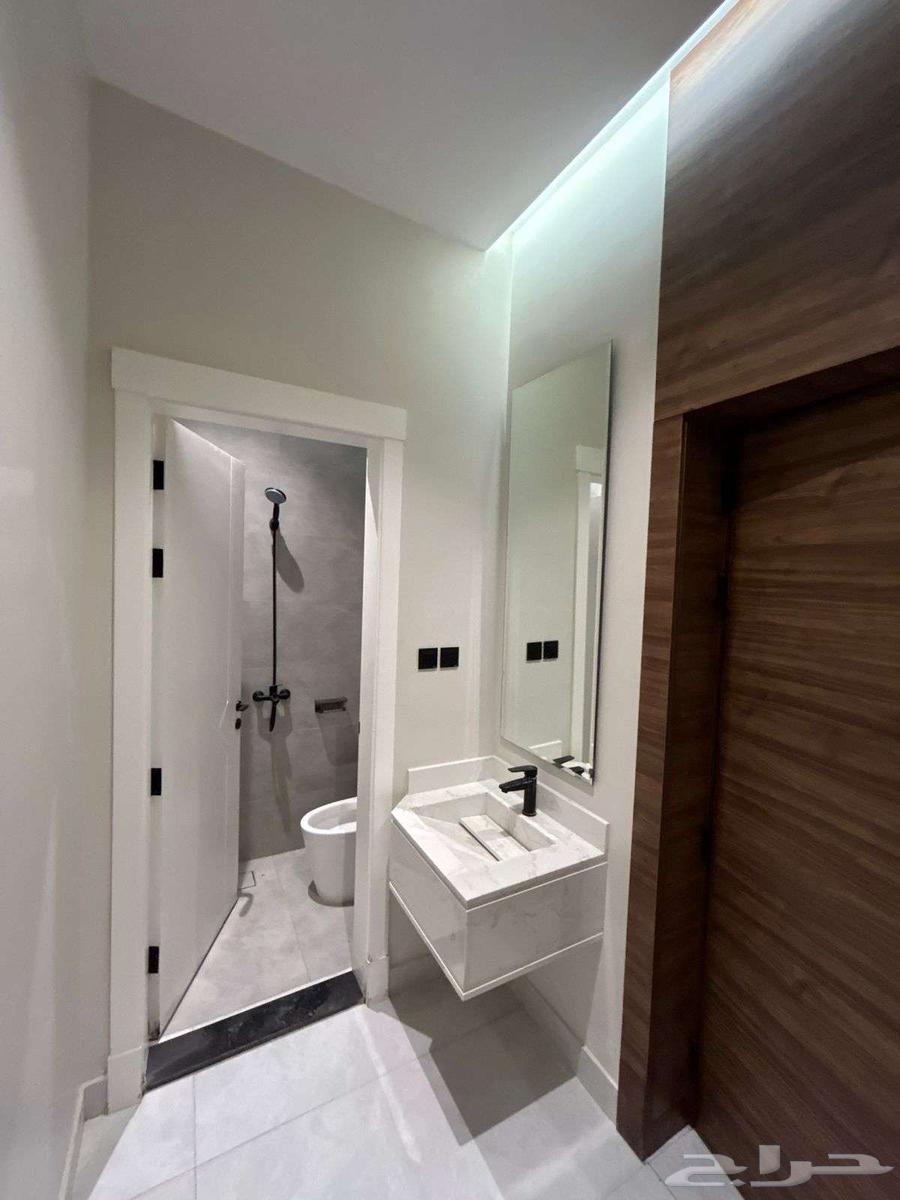 شقة 5 غرف في السلامة 8