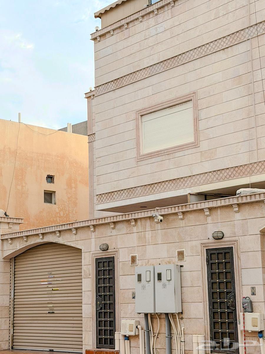 فيلا 4 غرف في البساتين 2