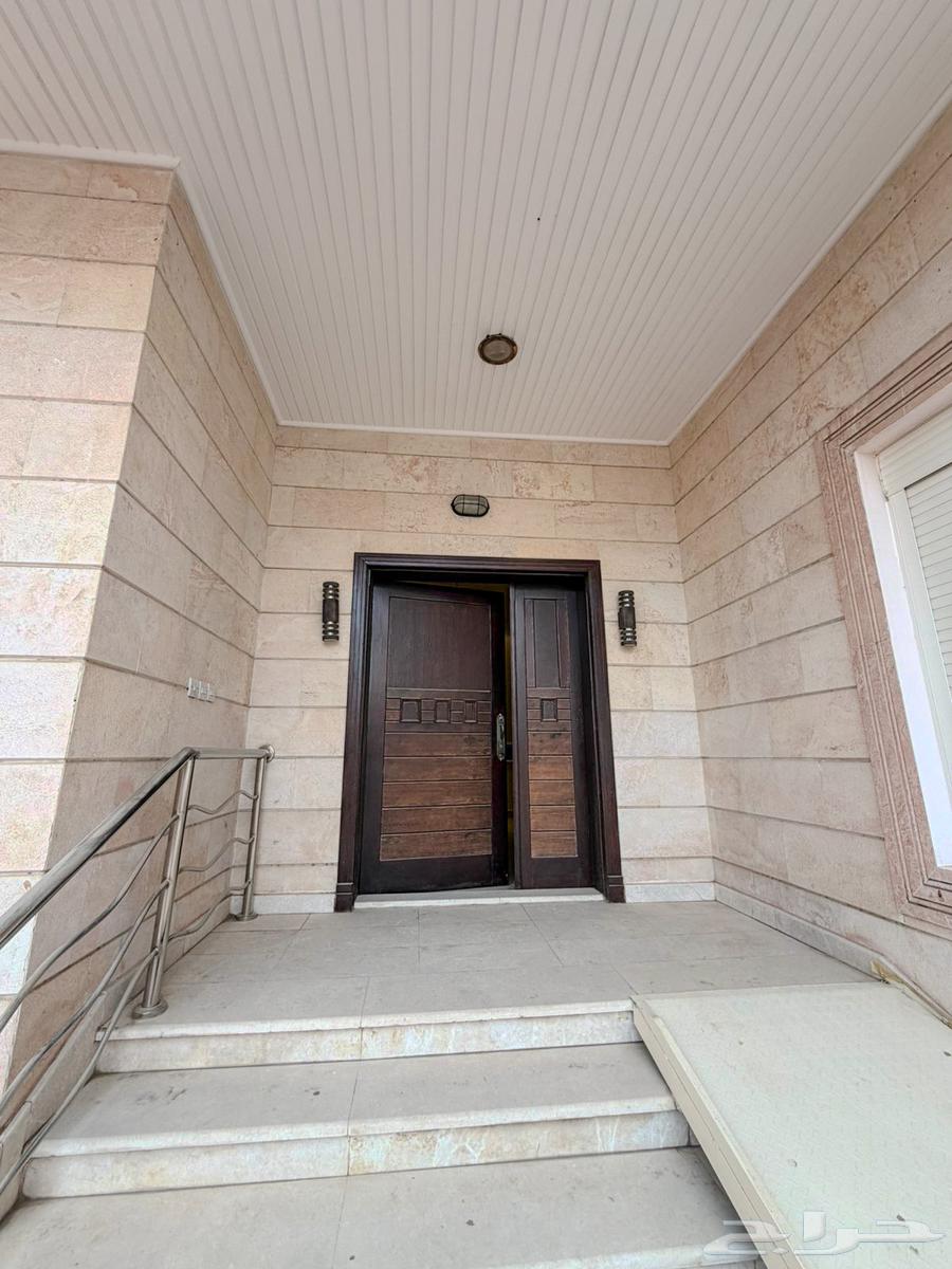 فيلا 4 غرف في البساتين 12