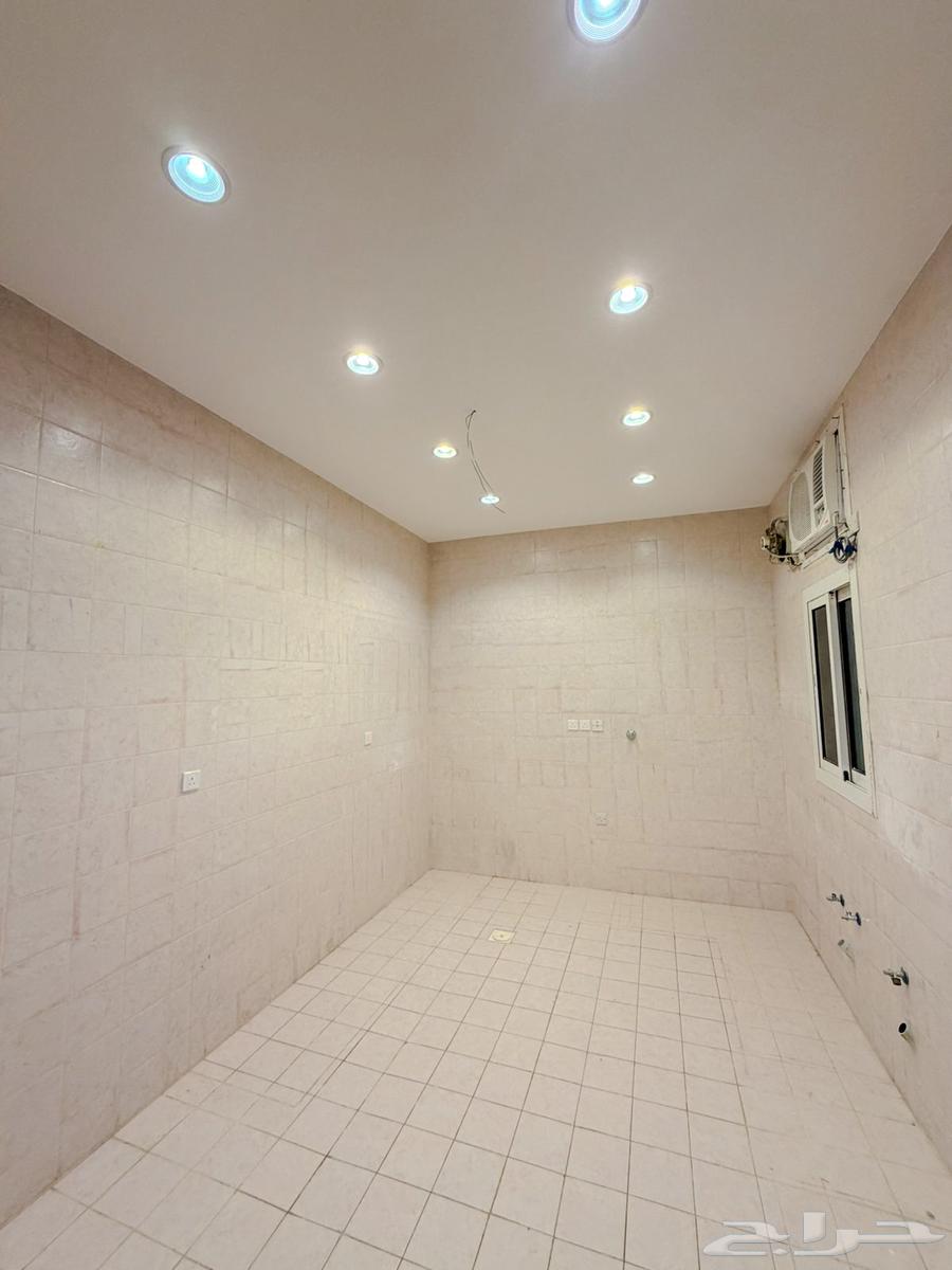 فيلا 4 غرف في البساتين 8