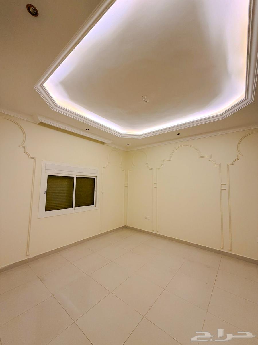 فيلا 4 غرف في البساتين 9