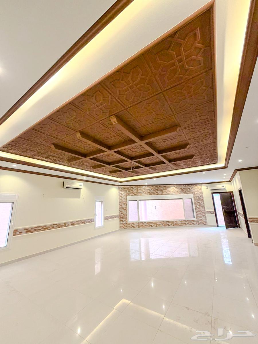 فيلا 4 غرف في البساتين 10