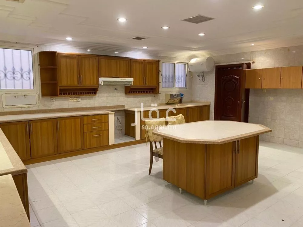 فيلا 6 غرف في التعاون 4