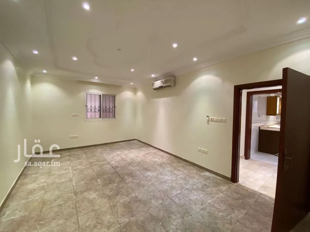 فيلا 6 غرف في التعاون 8