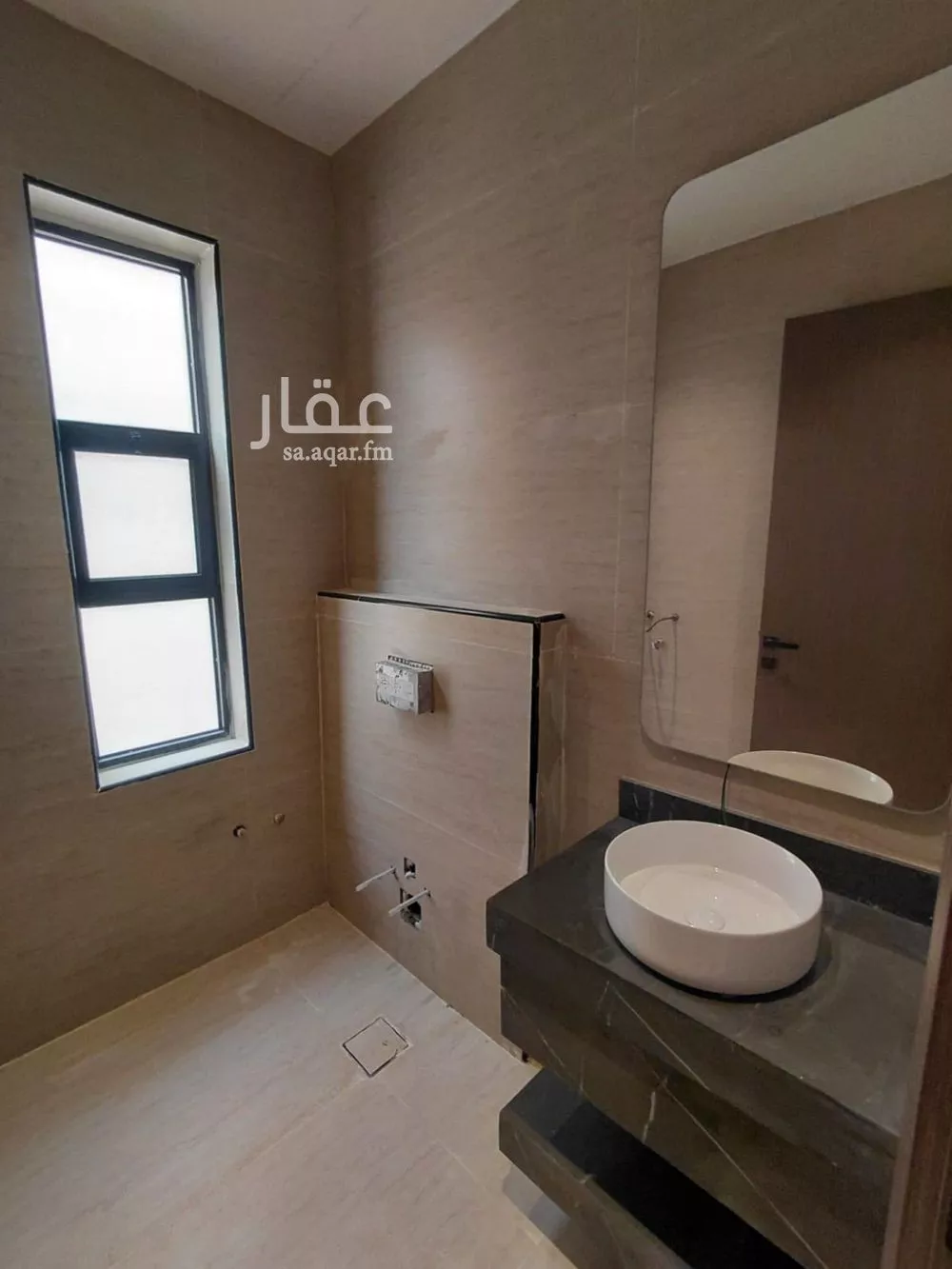 شقة 7 غرف في النظيم 5