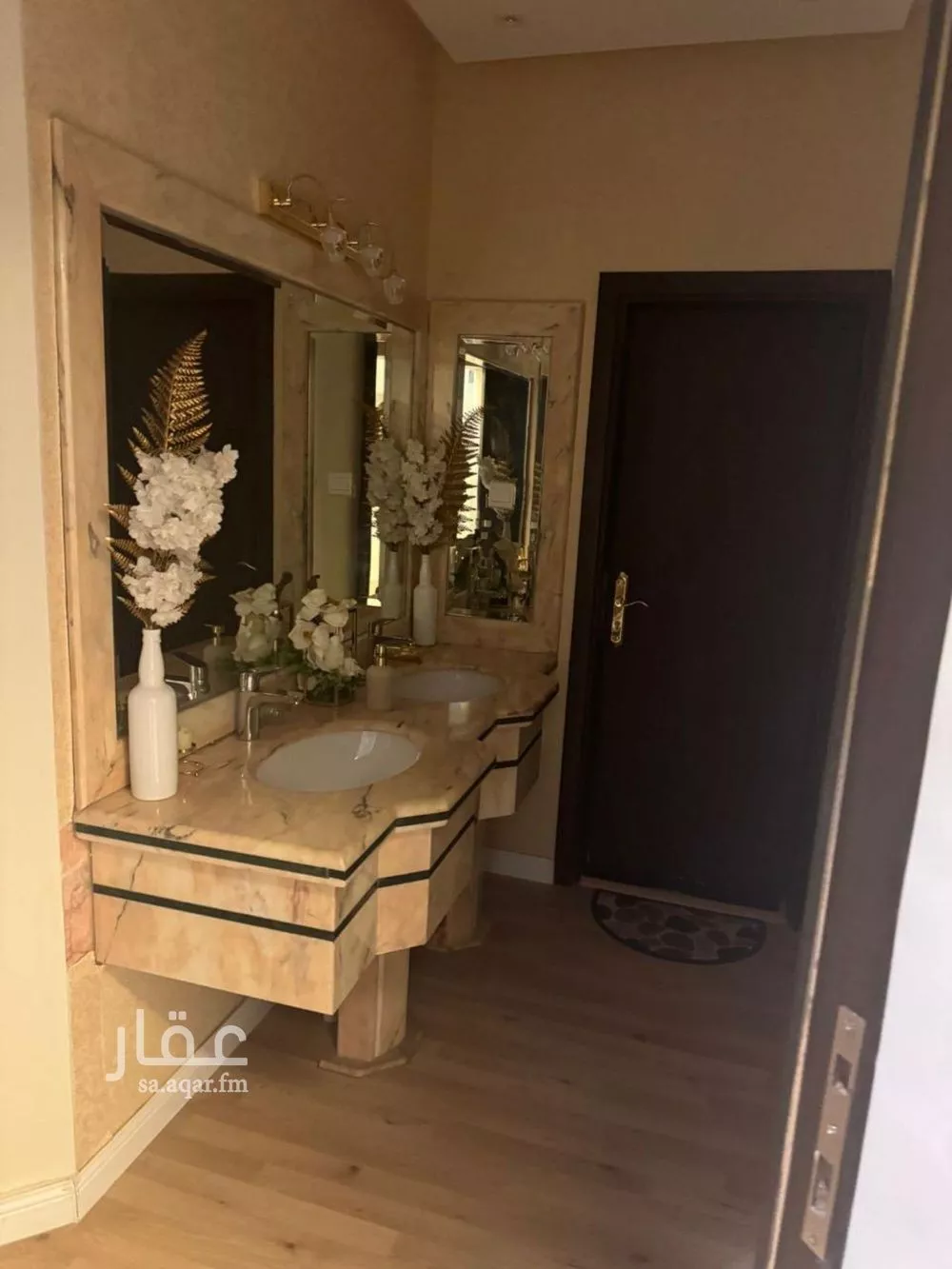 فيلا 5 غرف في التعاون 9