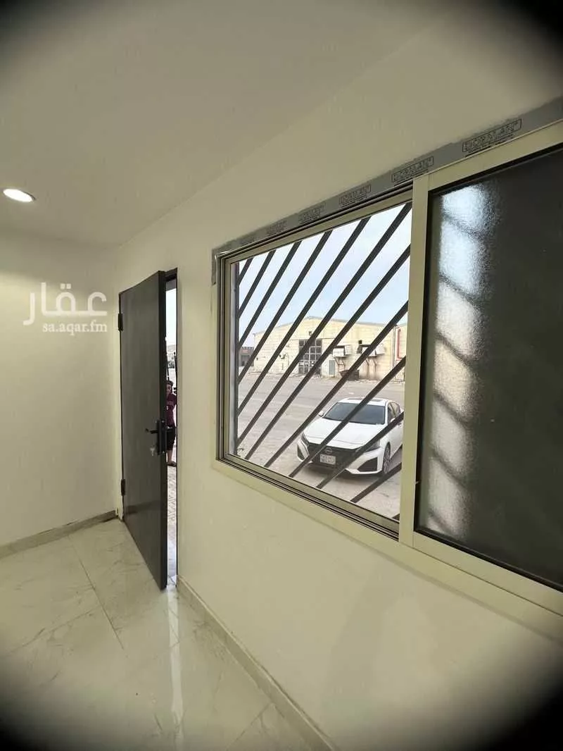 مستودع 600 م² في بدر 13