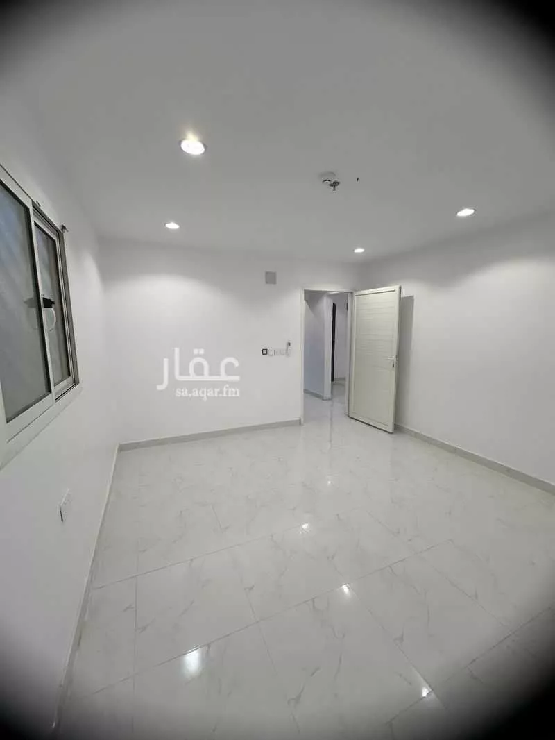 مستودع 600 م² في بدر 17