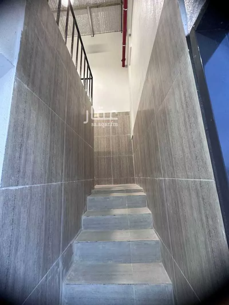 مستودع 600 م² في بدر 20