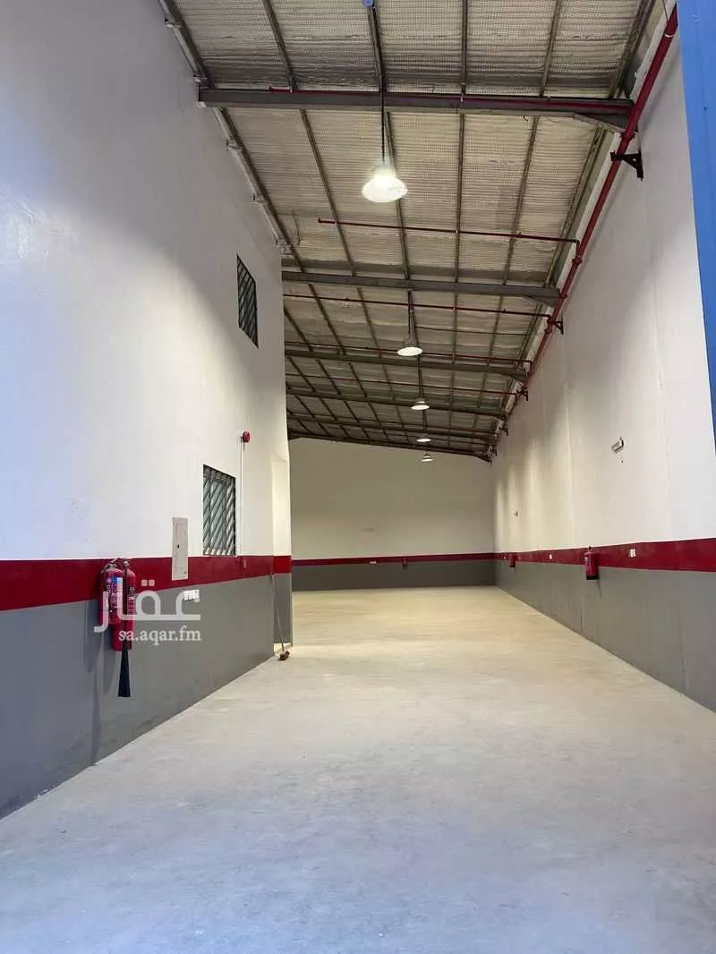 مستودع 600 م² في بدر 3