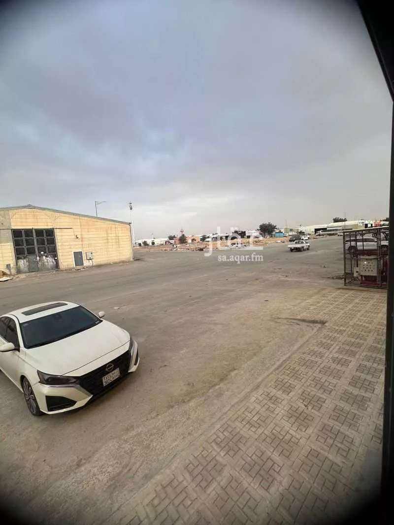 مستودع 600 م² في بدر 27