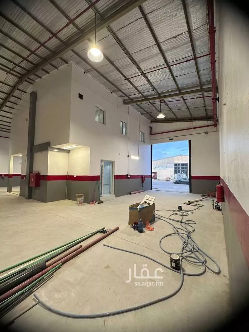 مستودع 600 م² في بدر 9