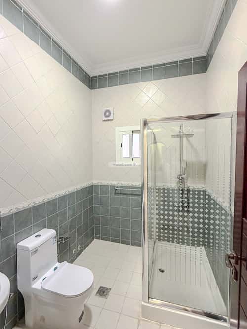 فيلا 4 غرف في البساتين 5