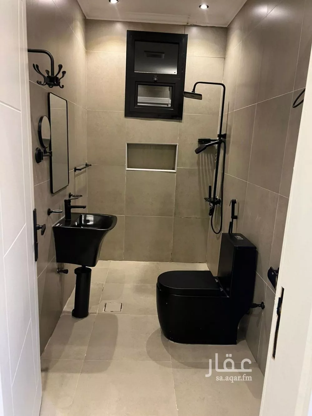 3 bedroom apartment in Al Malqa 6
