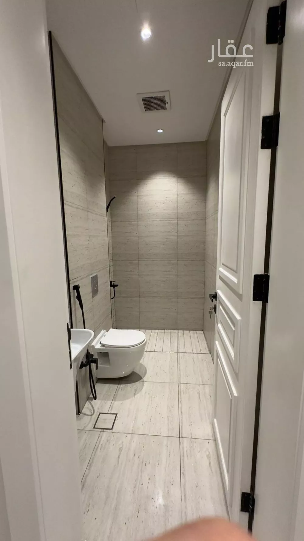 شقة 3 غرف في الملقا 15