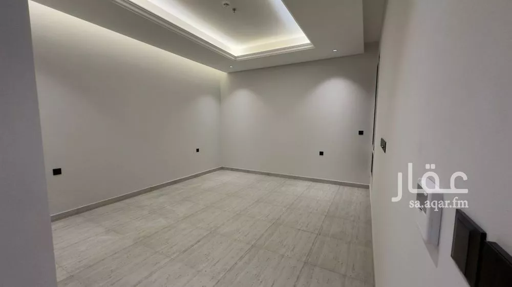 شقة 3 غرف في الملقا 16