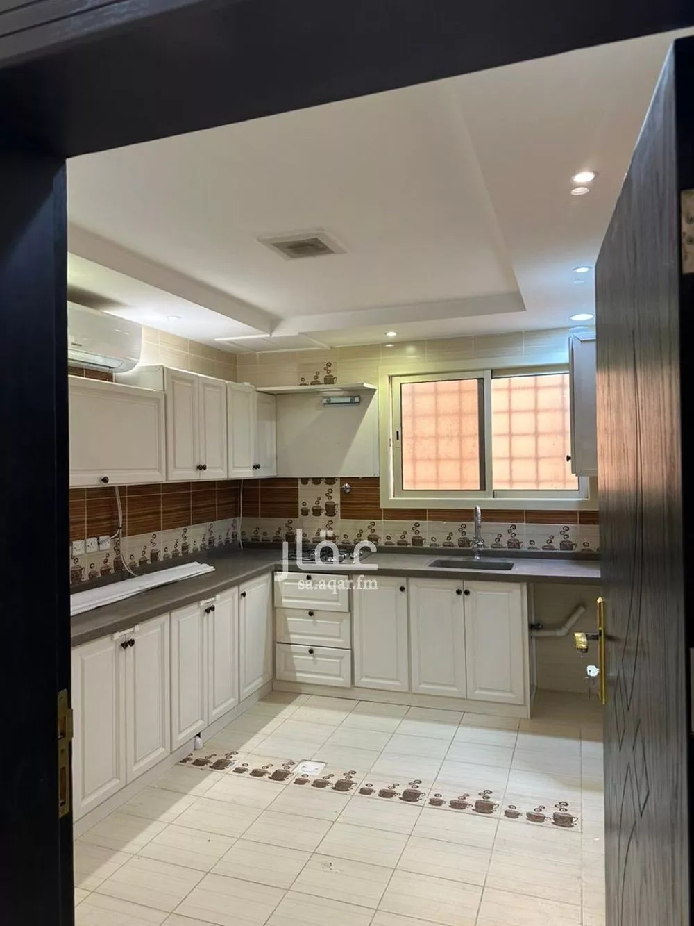 شقة 3 غرف في الملقا 4