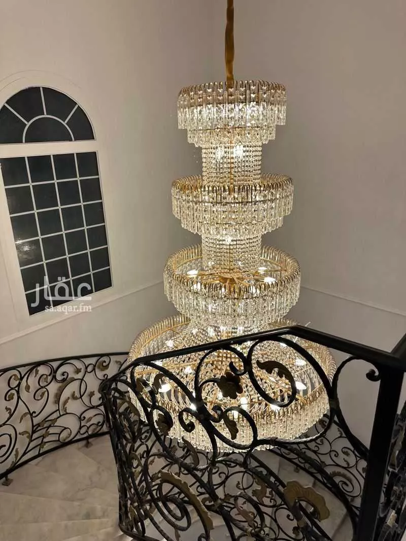 فيلا 6 غرف في المرجان 12