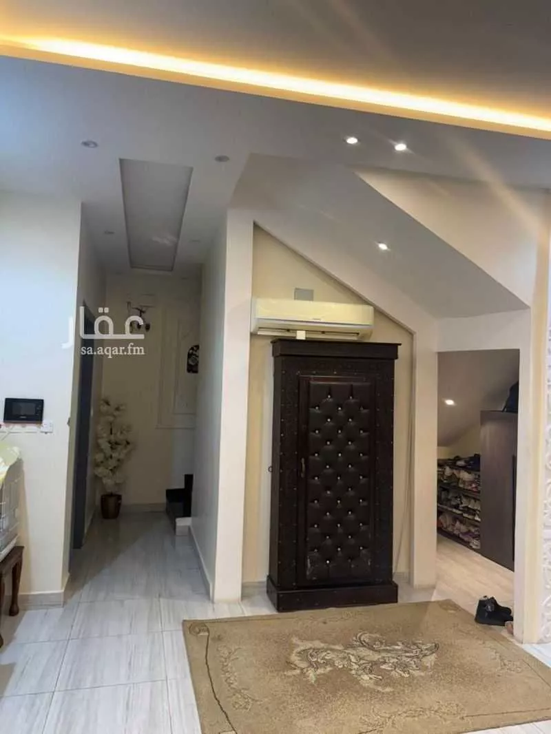 فيلا 6 غرف في الرمال 10