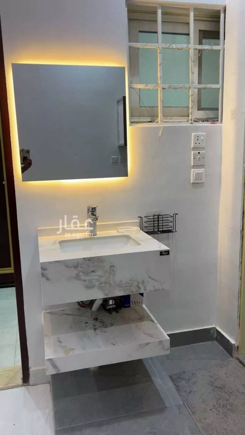 دور 1 غرف في الملقا 7