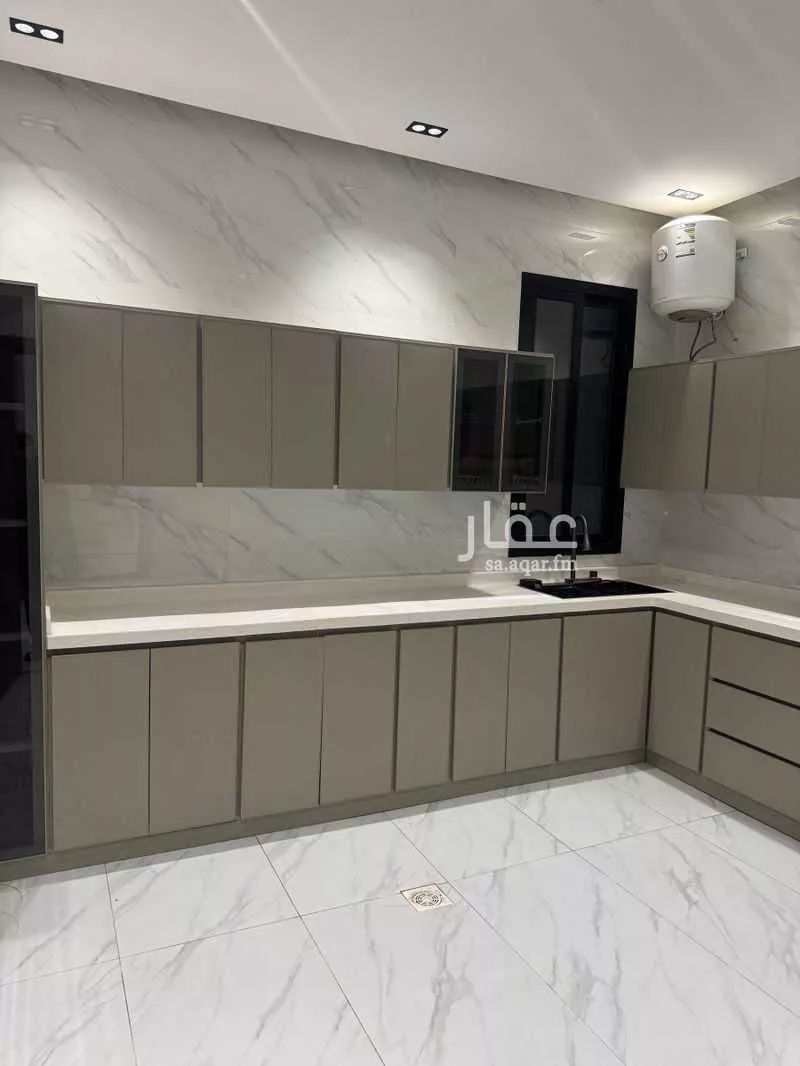 فيلا 4 غرف في بدر 3