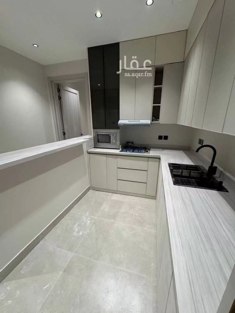 شقة 3 غرف في العارض 10