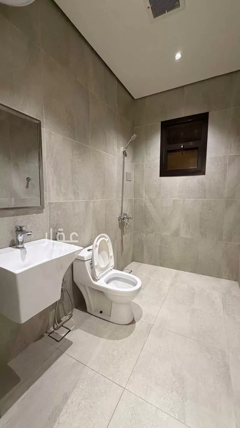 شقة 4 غرف في العارض 3