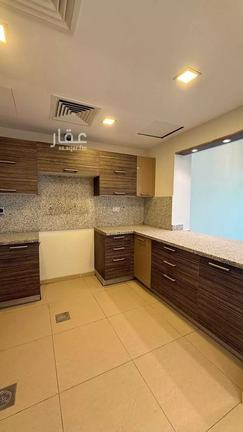 فيلا 5 غرف في المرجان 14