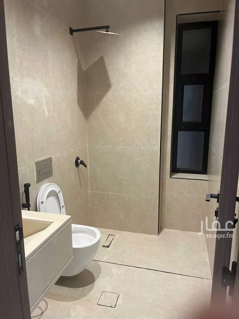 شقة 4 غرف في الخور 5