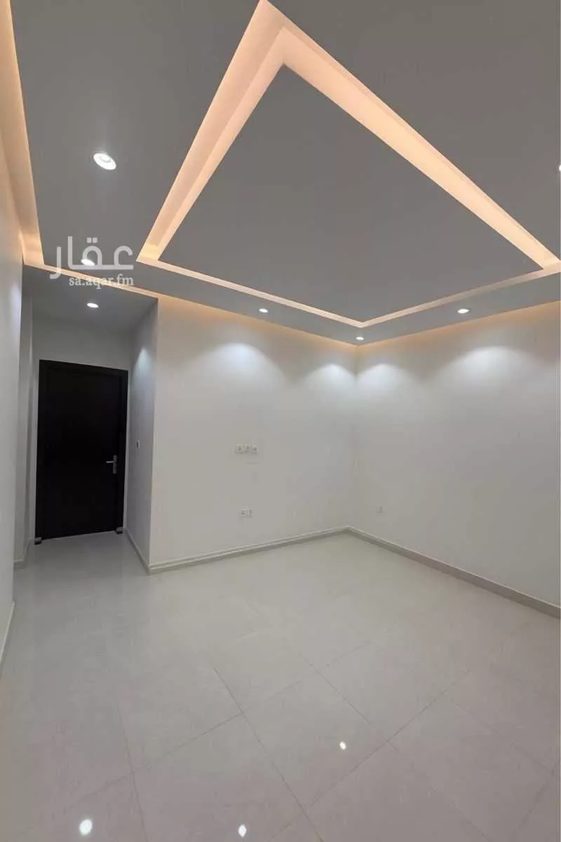 شقة 4 غرف في النخيل 5