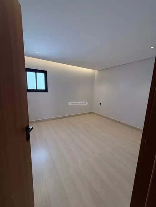 شقة 3 غرف في العليا 10