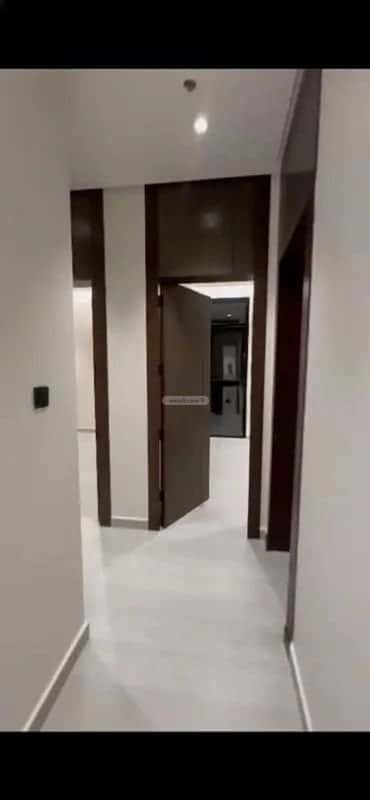 شقة 3 غرف في الملقا 4